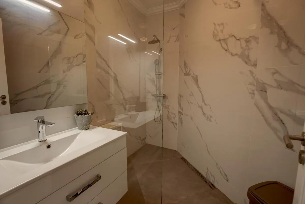 3 Bed Vacation Home In Quarteira Apartment