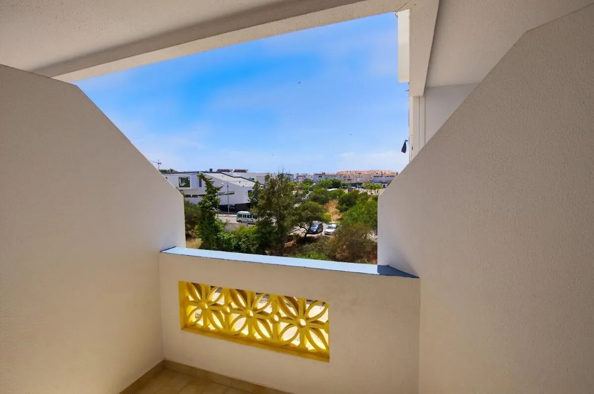 3 Bed Vacation Home In Quarteira 0*,
