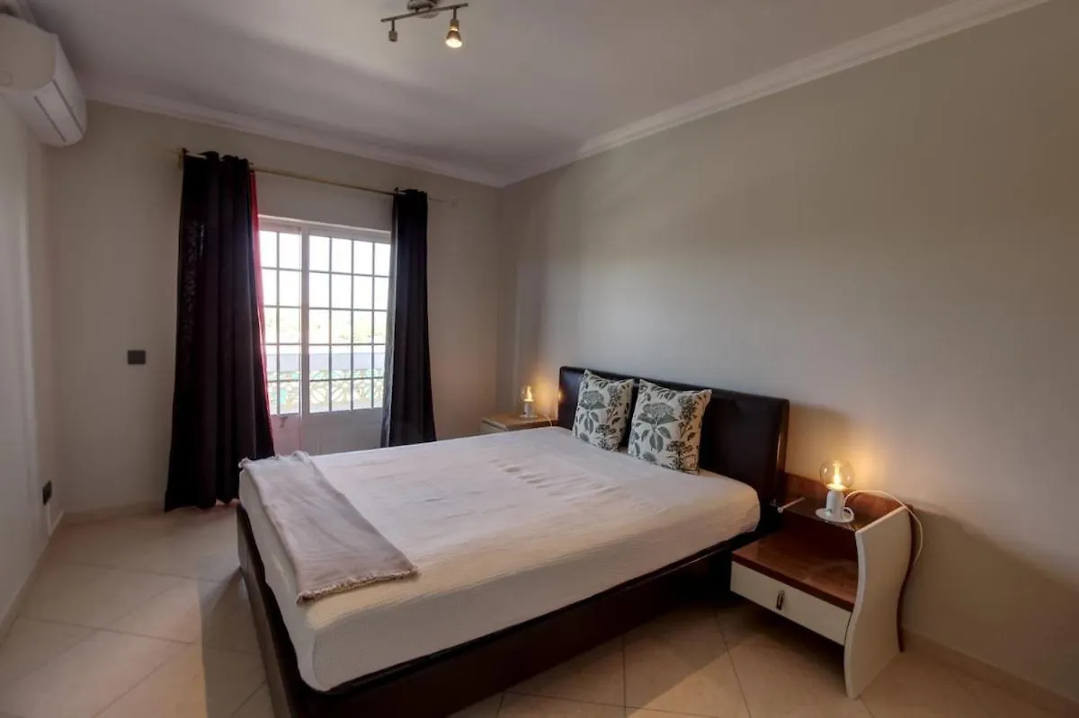 Apartment 3 Bed Vacation Home In Quarteira